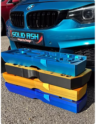Blue BMW 435d with SOLIDASH organisers